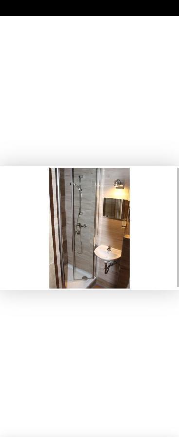 Hotel Eisenbahn 克赖尔斯海姆 外观 照片